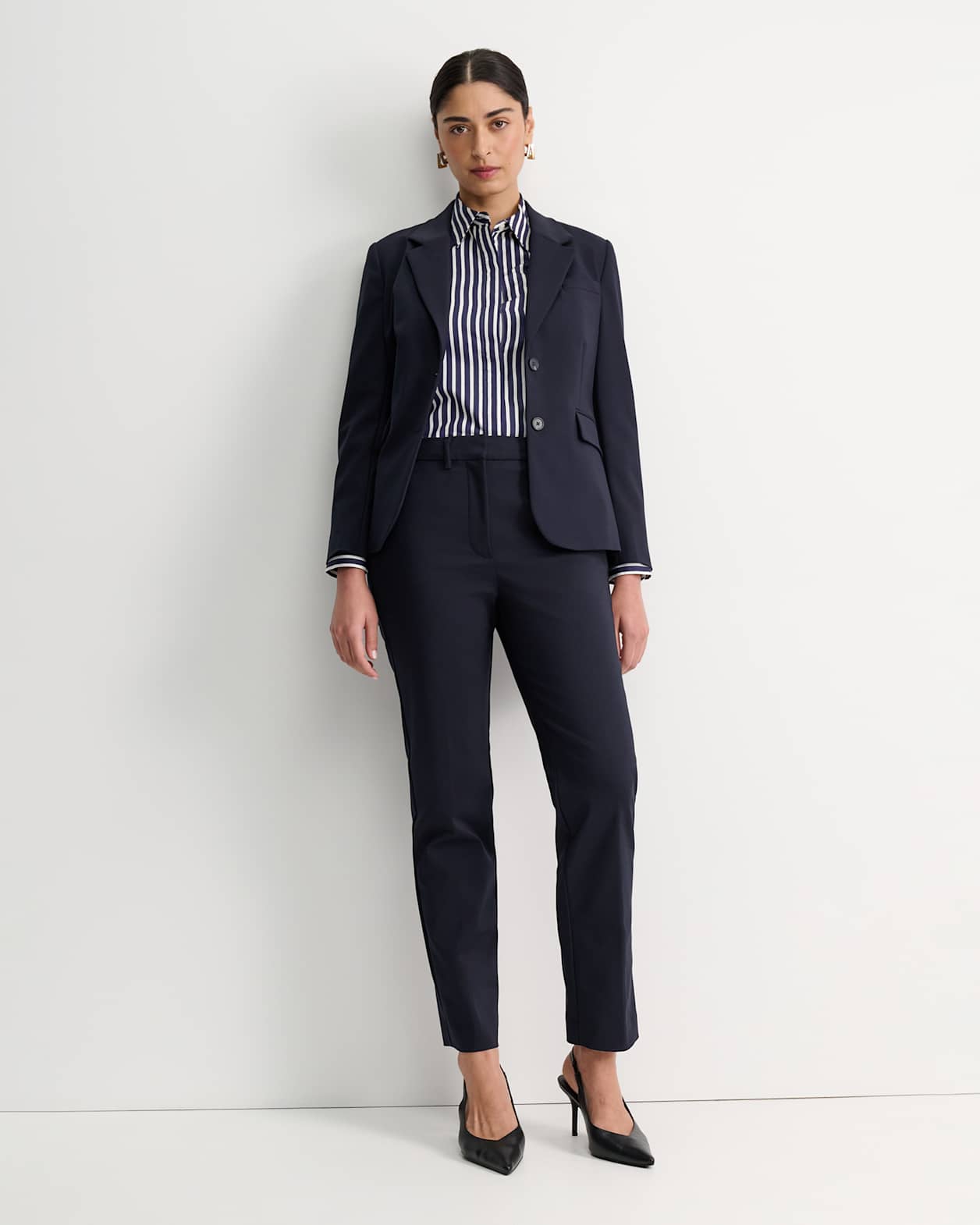 Yvette Straight Pant in NAVY