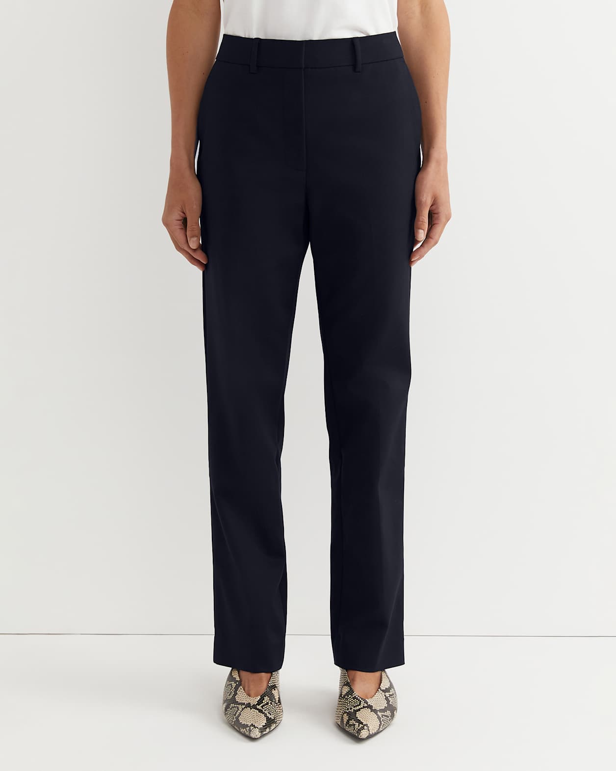 Yvette Straight Pant in NAVY