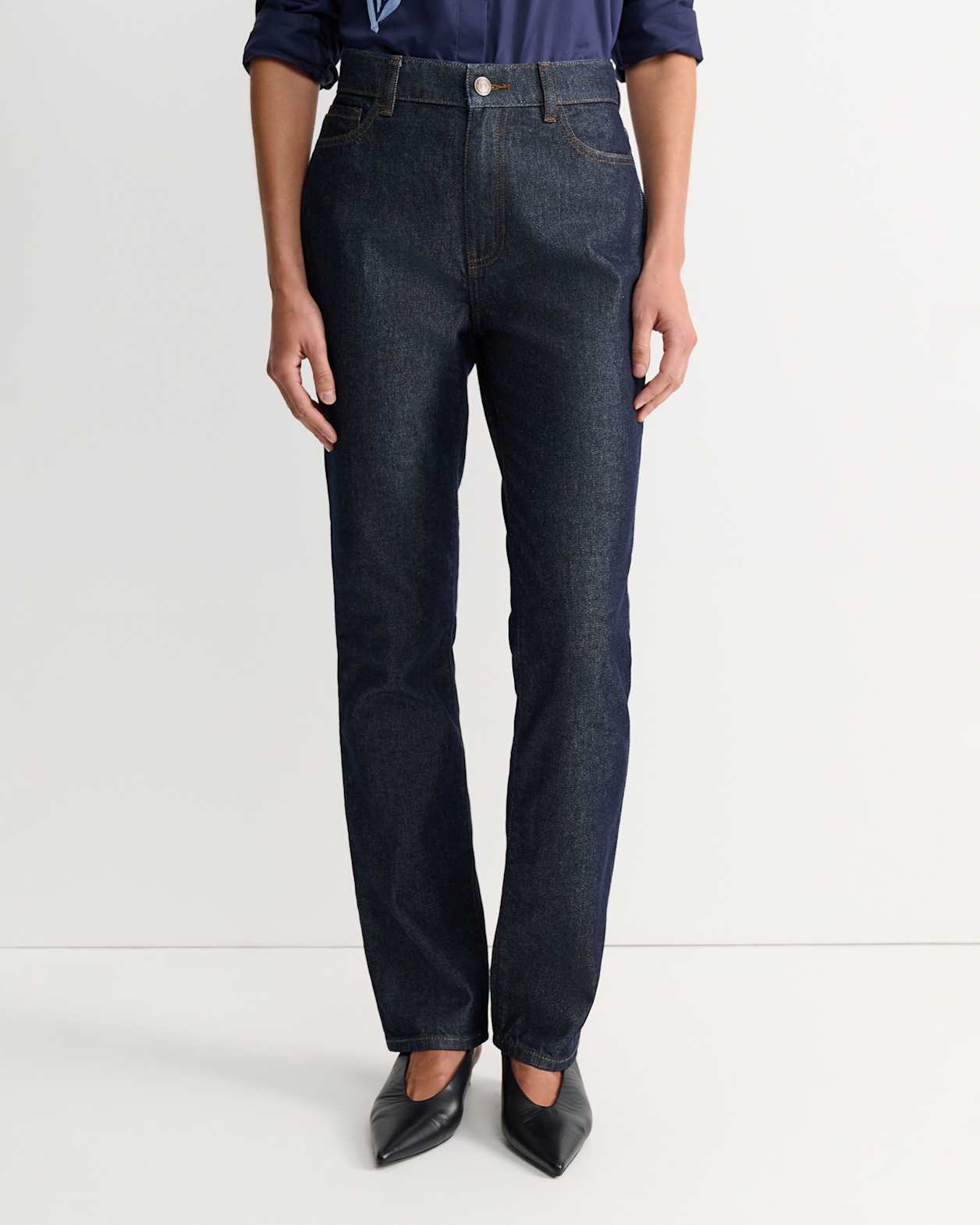 Victoria Straight Leg Jean in INDIGO