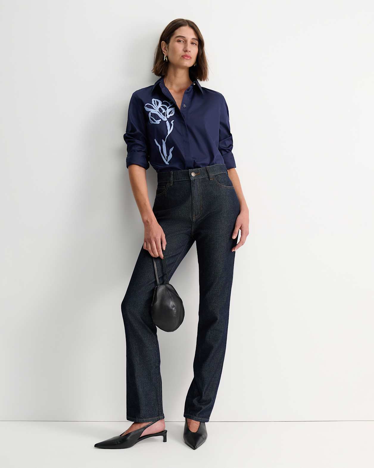 Victoria Straight Leg Jean in INDIGO