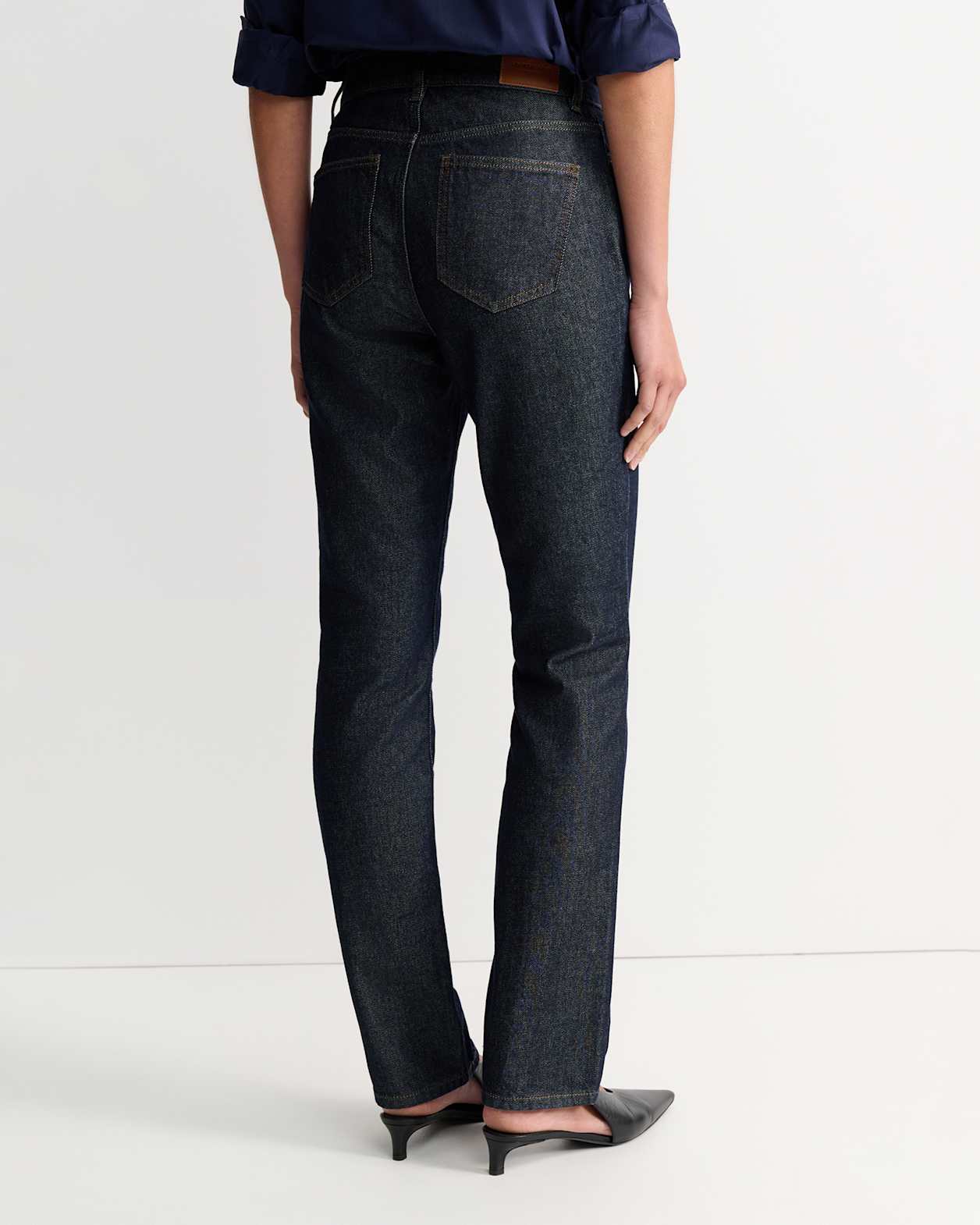 Victoria Straight Leg Jean in INDIGO