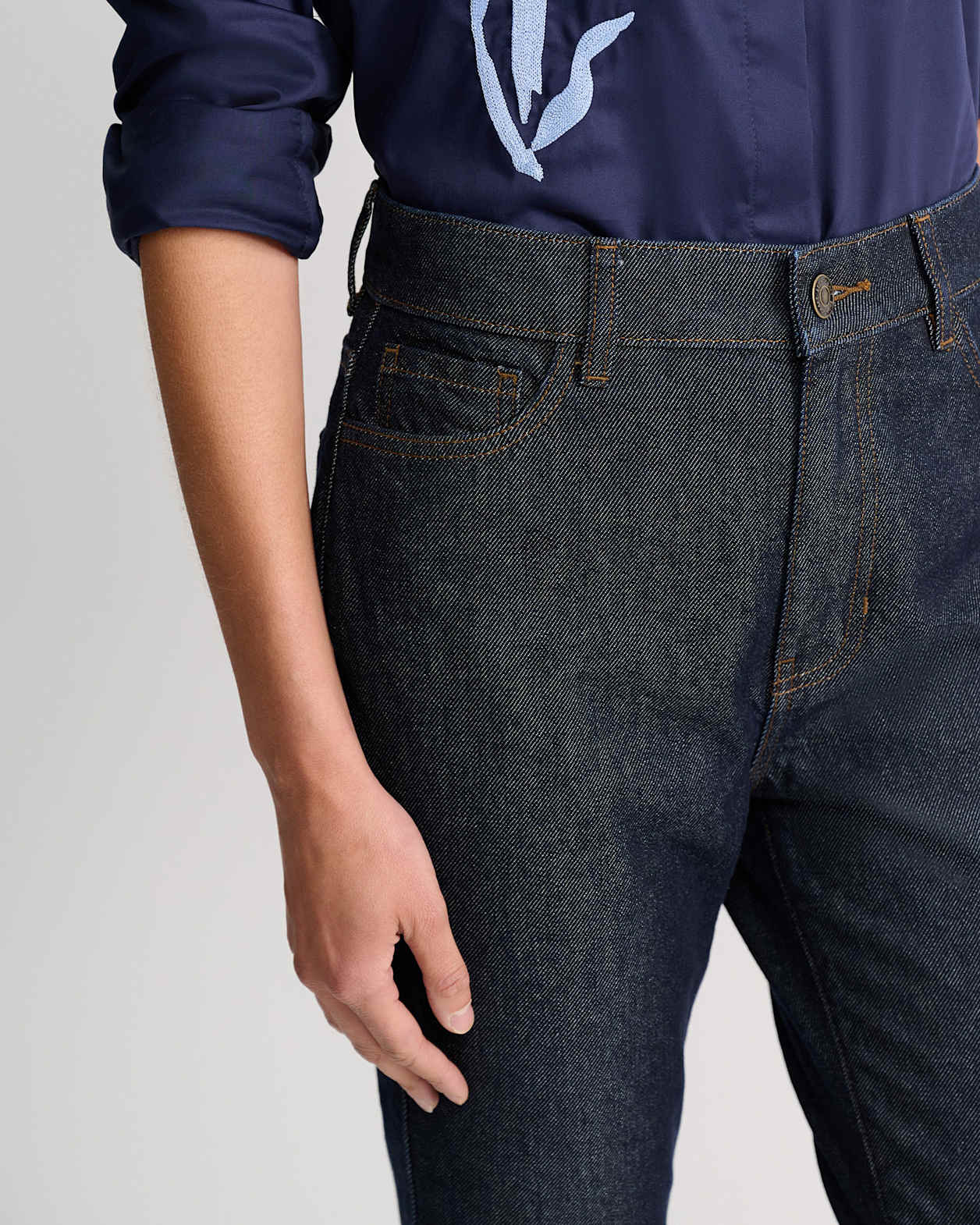 Victoria Straight Leg Jean in INDIGO