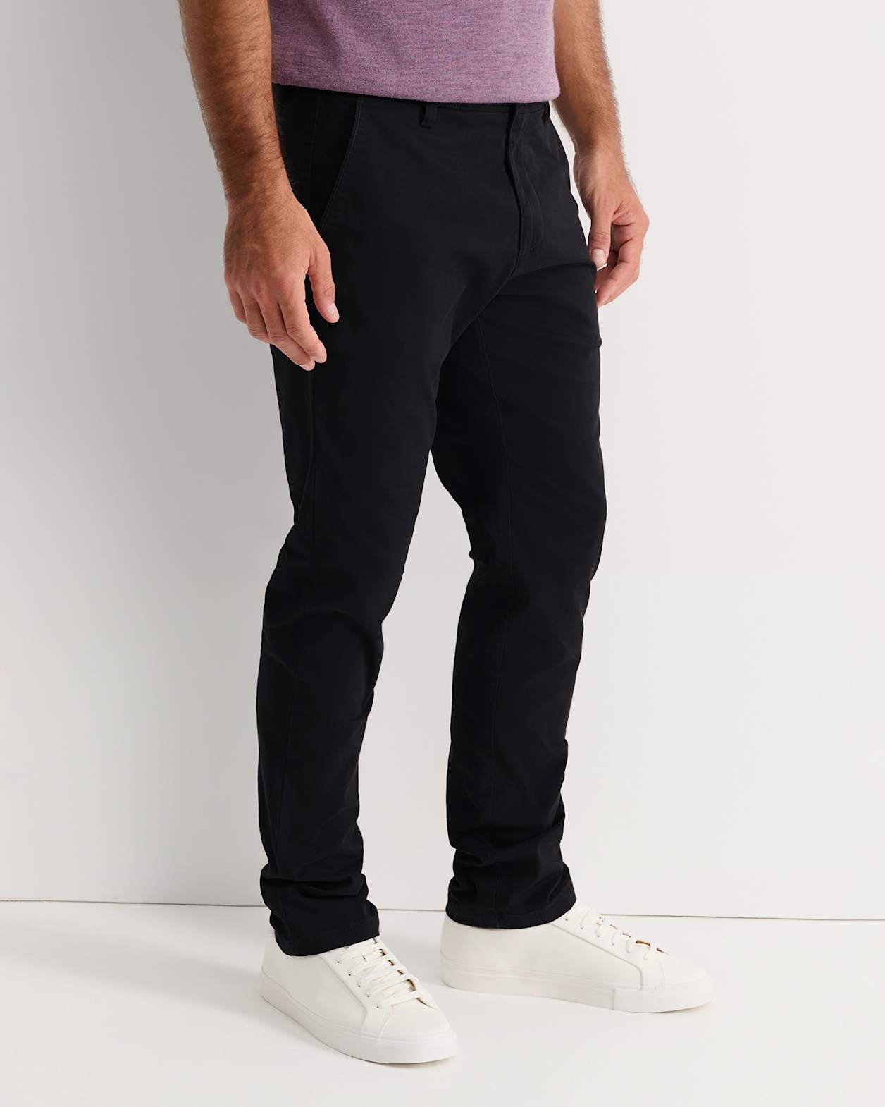 Jones Chino in BLACK