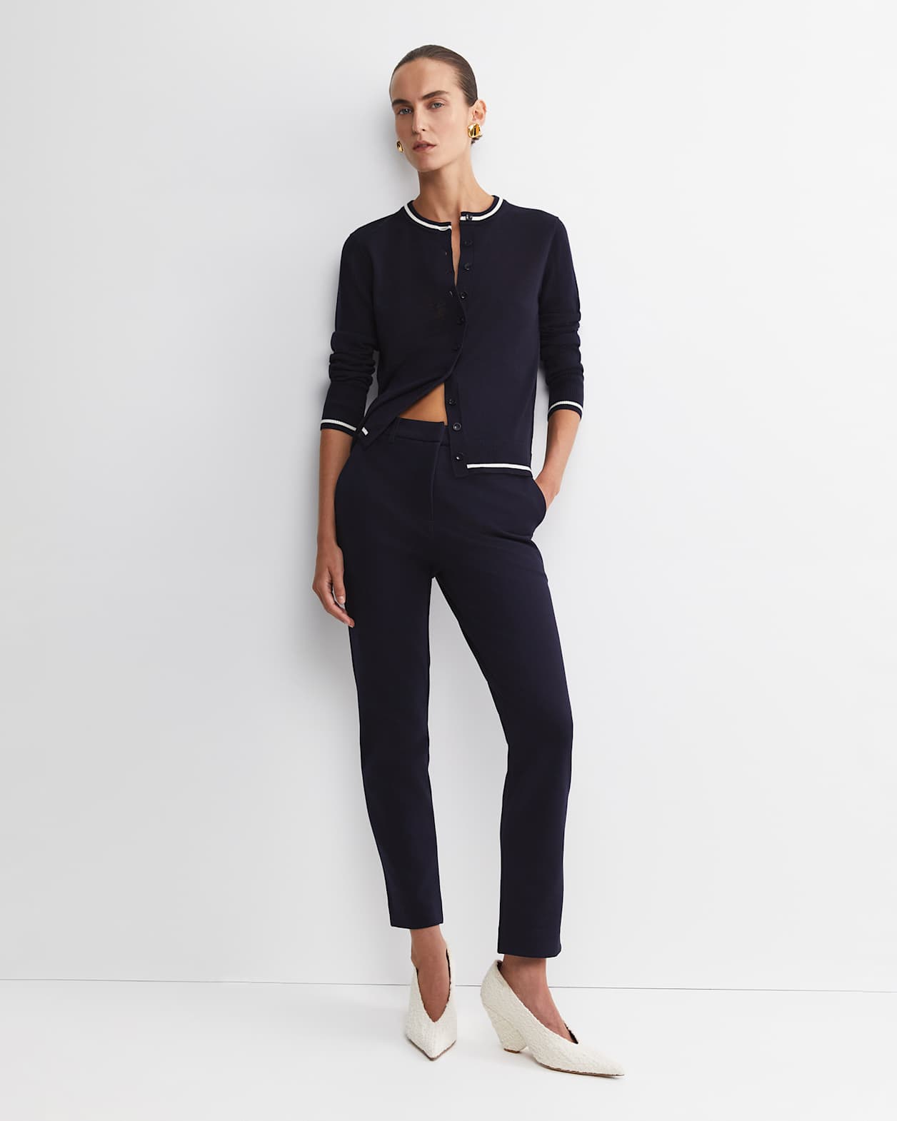 Evie Ponte Pant in NAVY