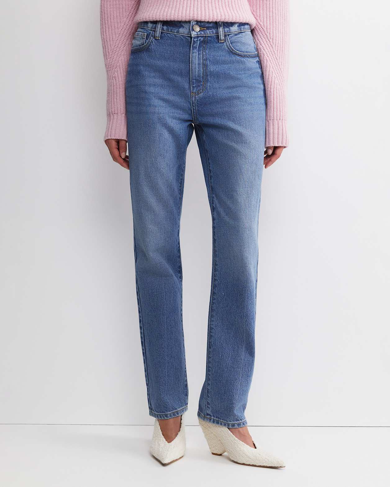 Victoria Straight Leg Pant in LIGHT WASH