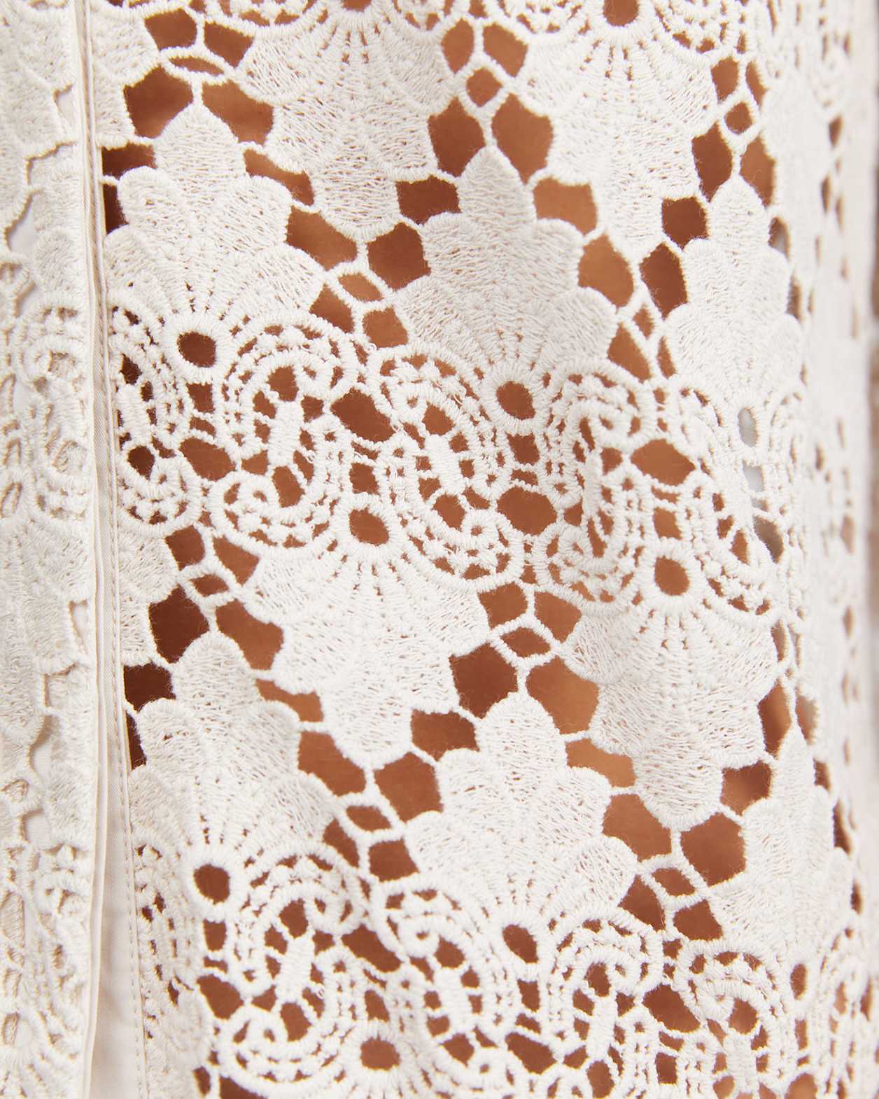 Ariana Lace Cropped Shirt in CHALK