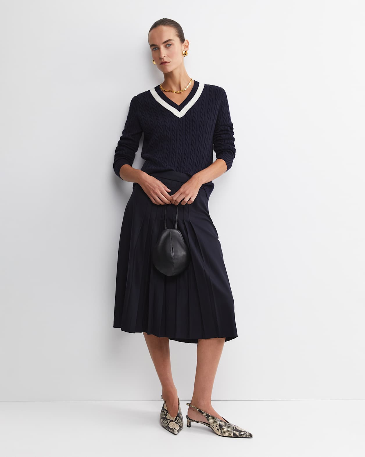 Baby Cable V-Neck Sweater in NAVY/WHITE