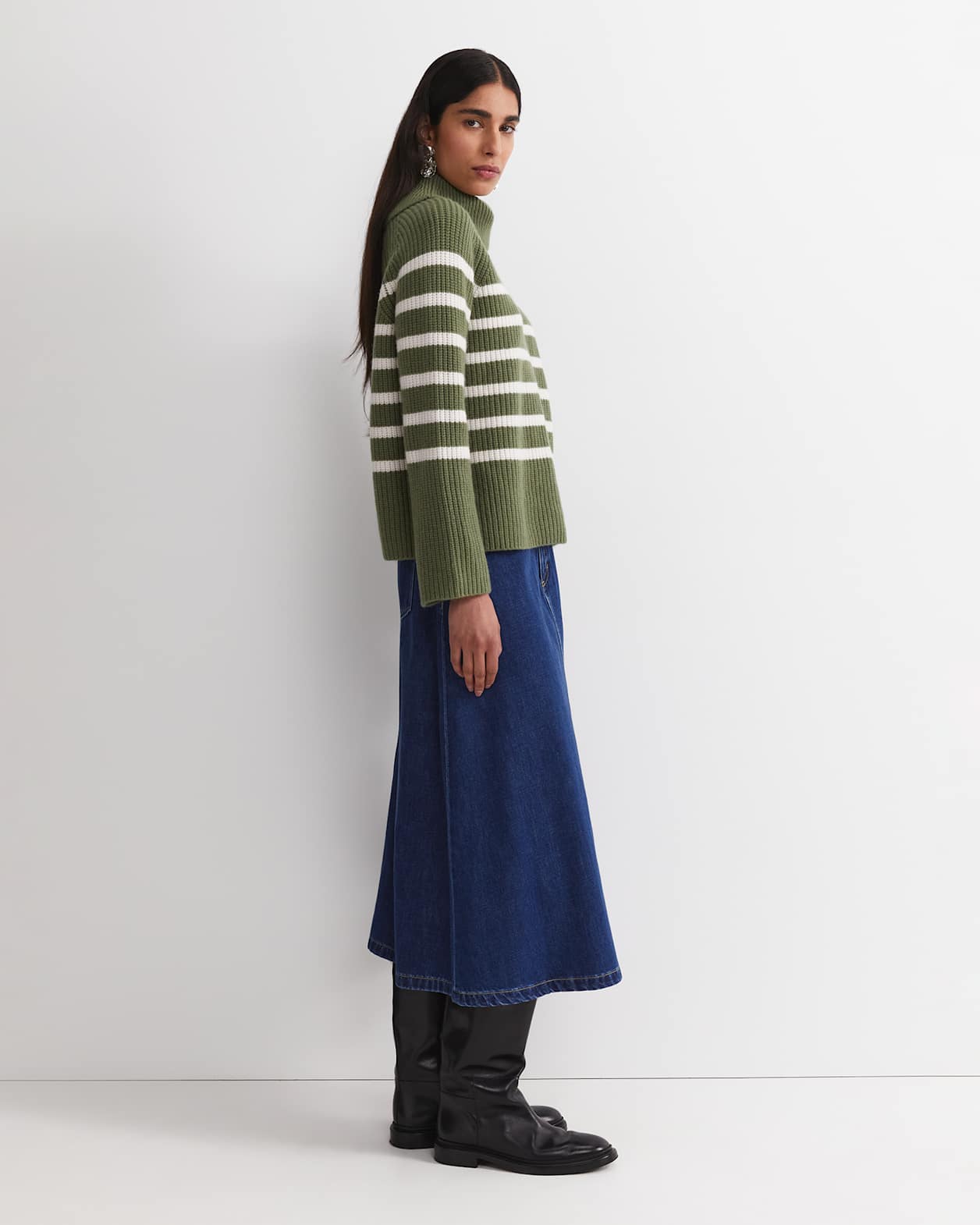 Sunshine Stripe Turtleneck Sweater in KHAKI/WHITE