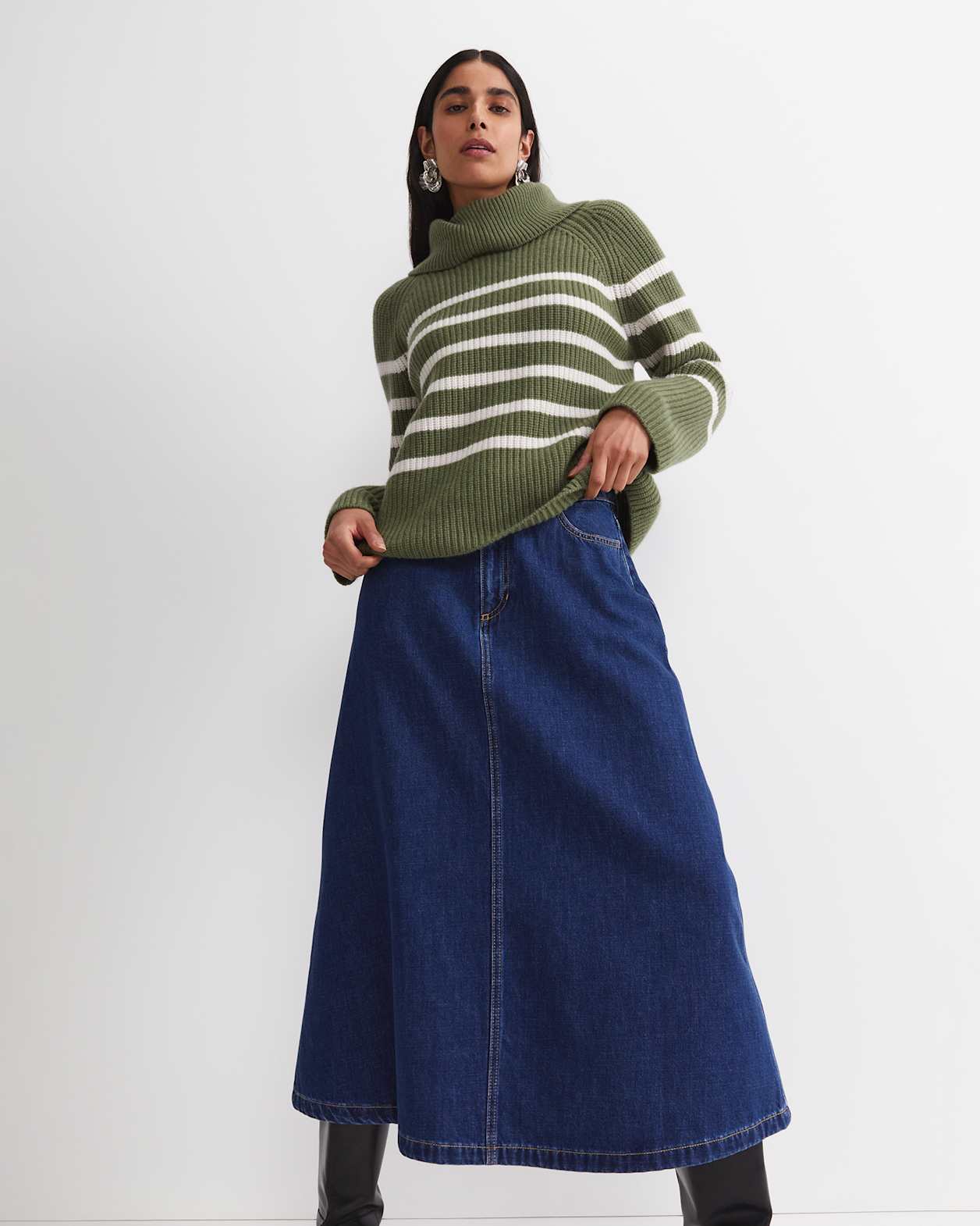 Sunshine Stripe Turtleneck Sweater in KHAKI/WHITE