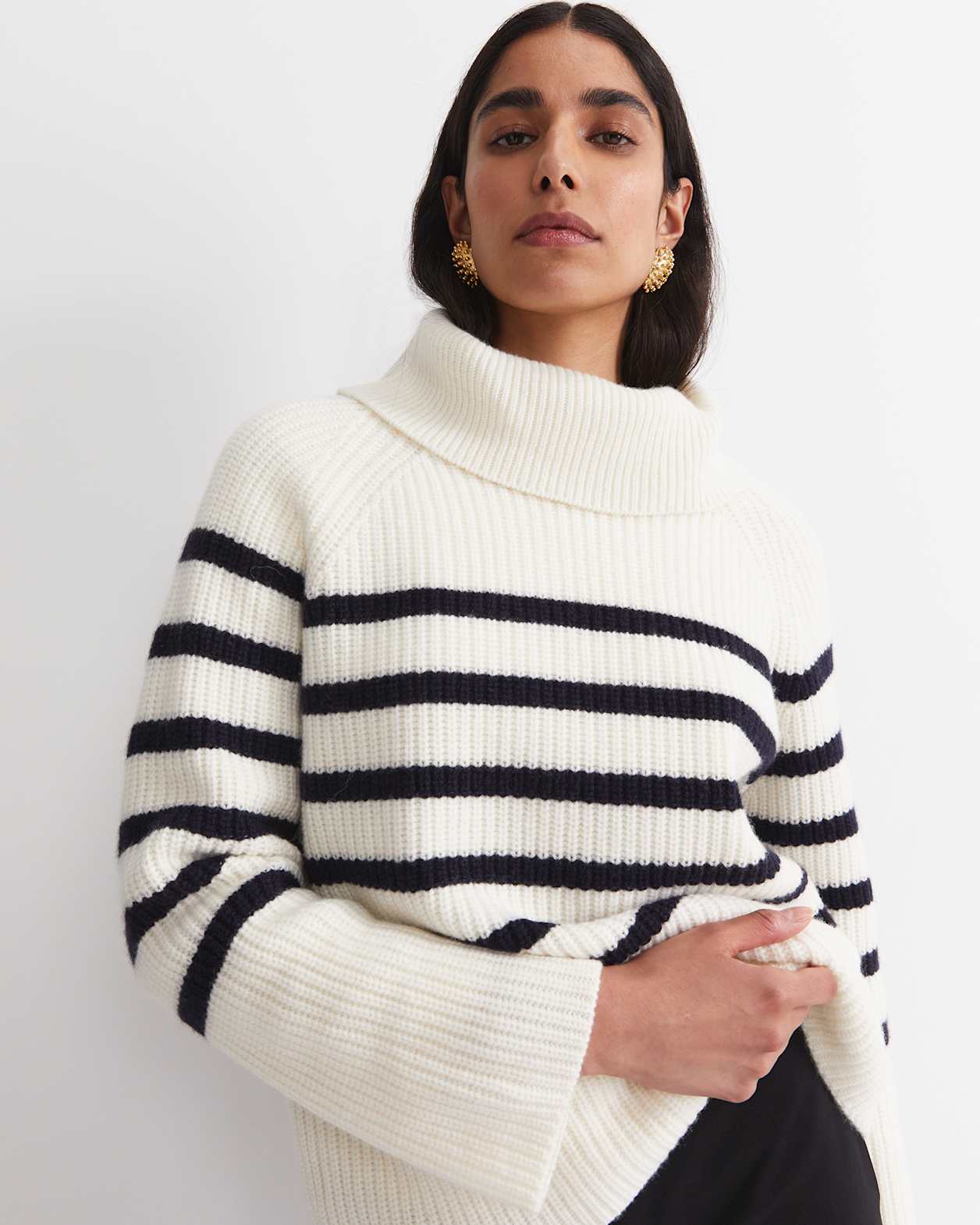 Sunshine Stripe Turtleneck Sweater in WHITE/NAVY