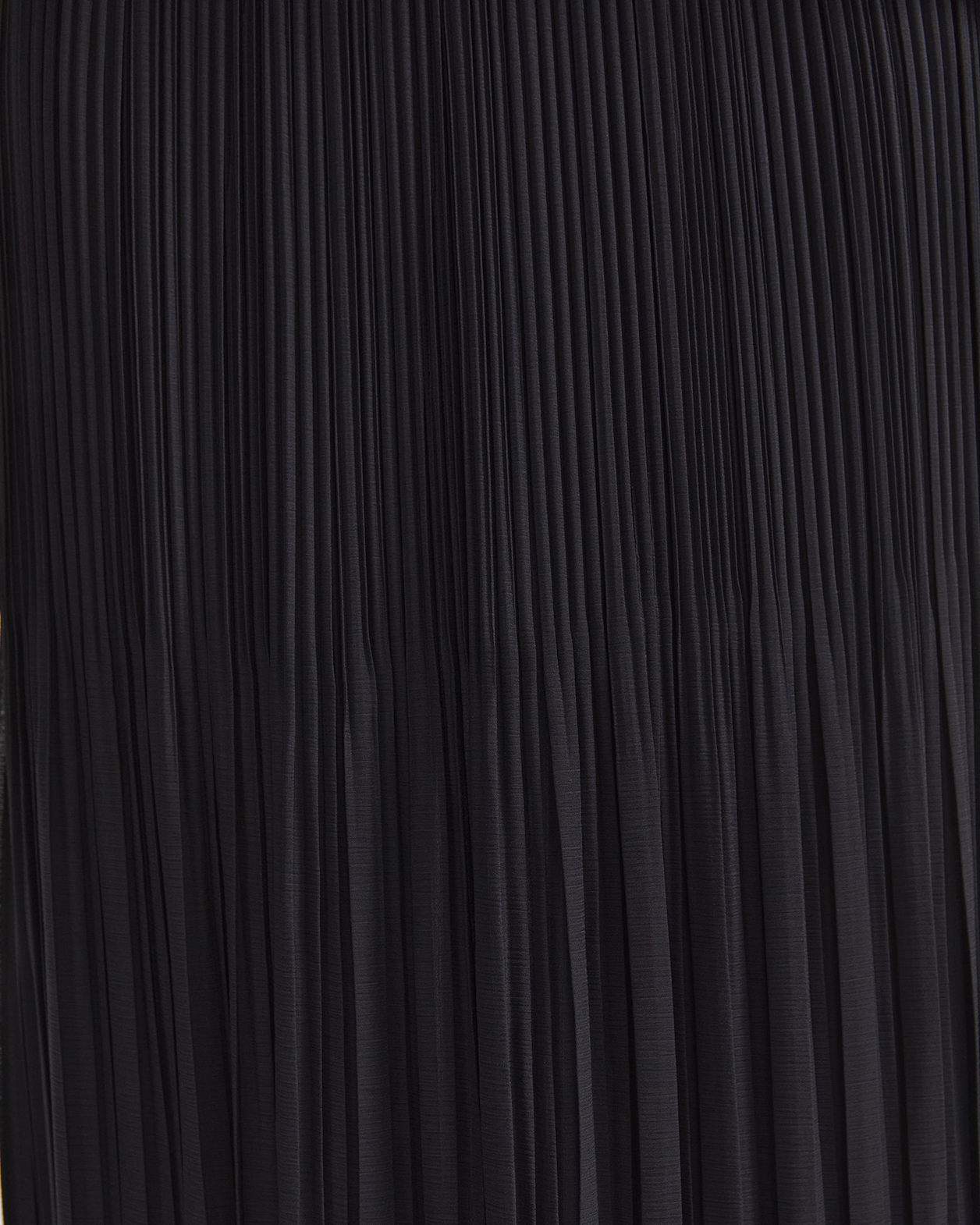 Quinn Pleated Midi Skirt in BLACK