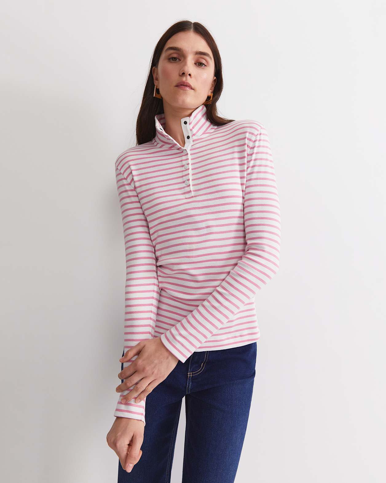 Lucy Snap Funnel Neck Top in WHITE/PINK