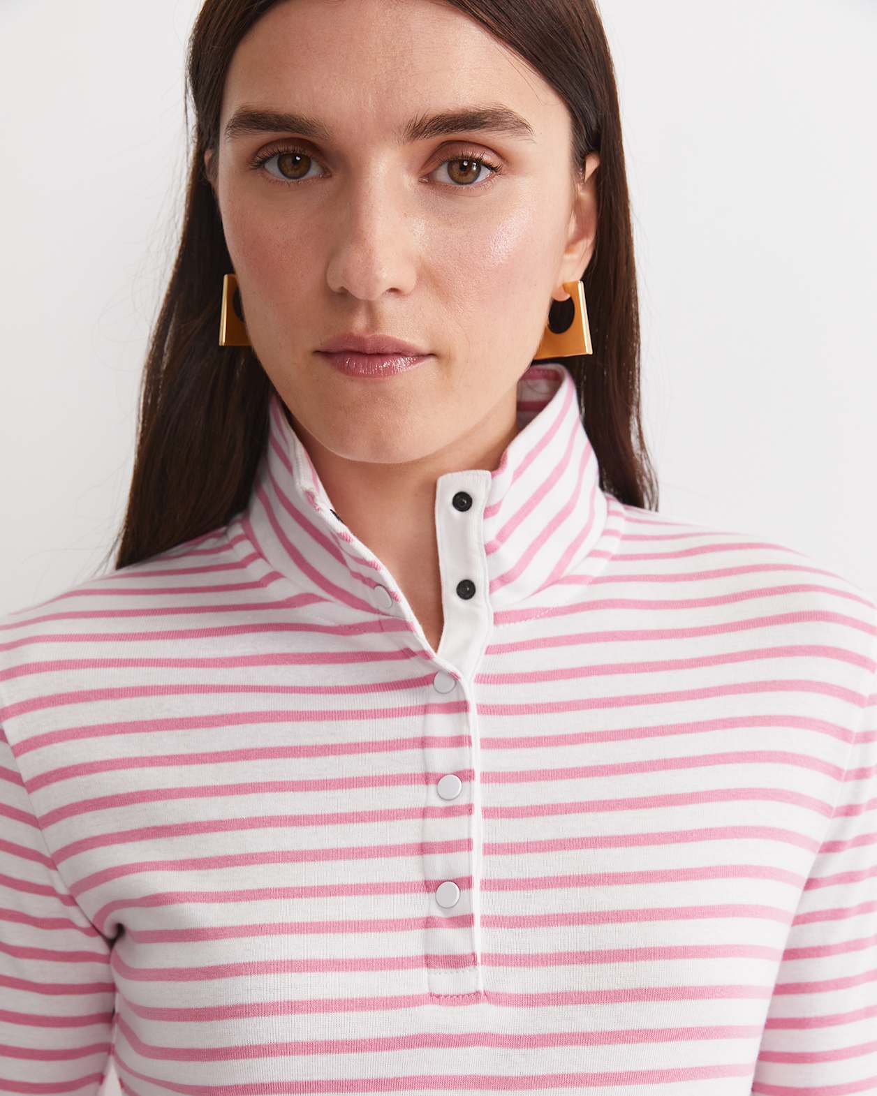 Lucy Snap Funnel Neck Top in WHITE/PINK