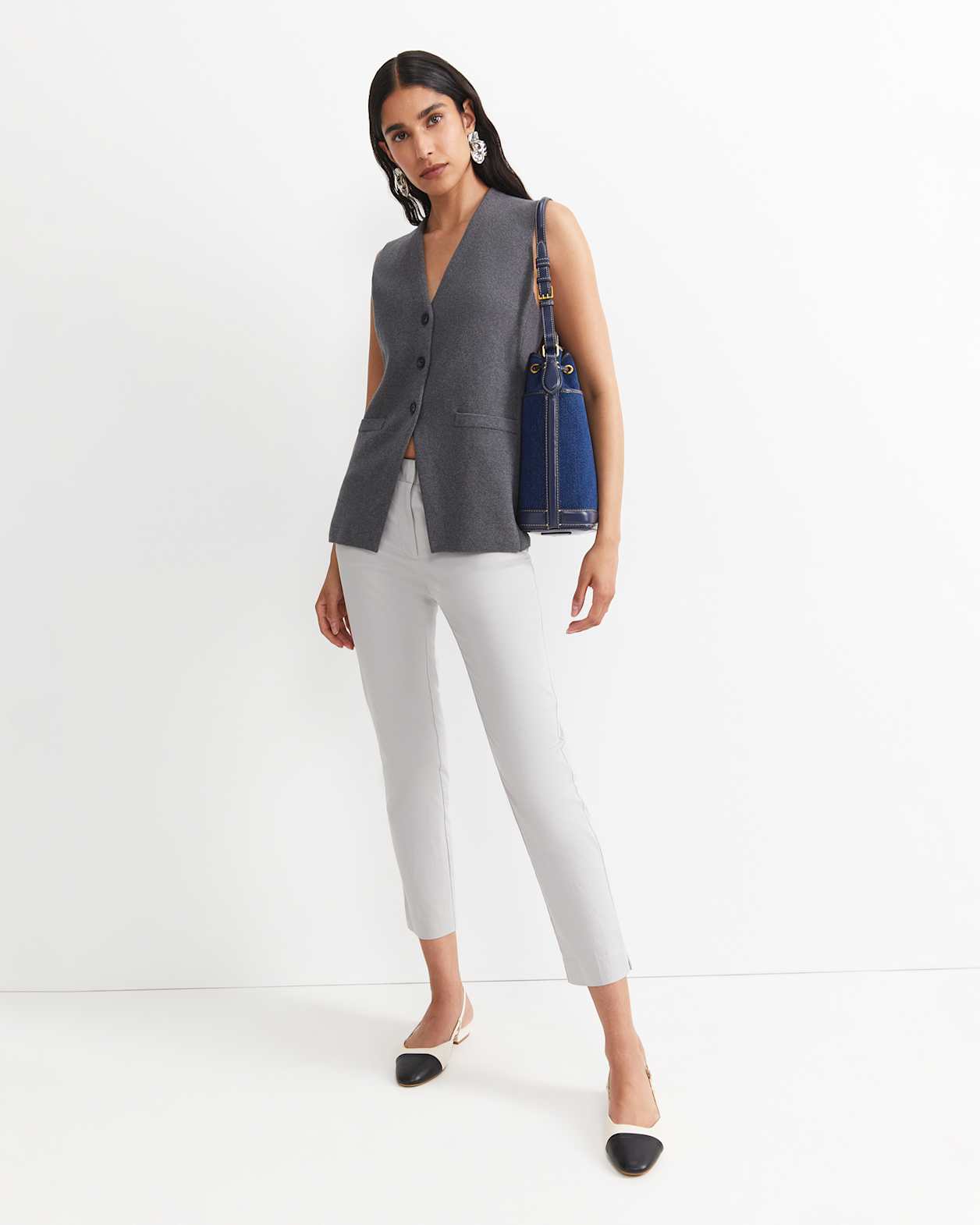 Evie Capri Pant in SILVER
