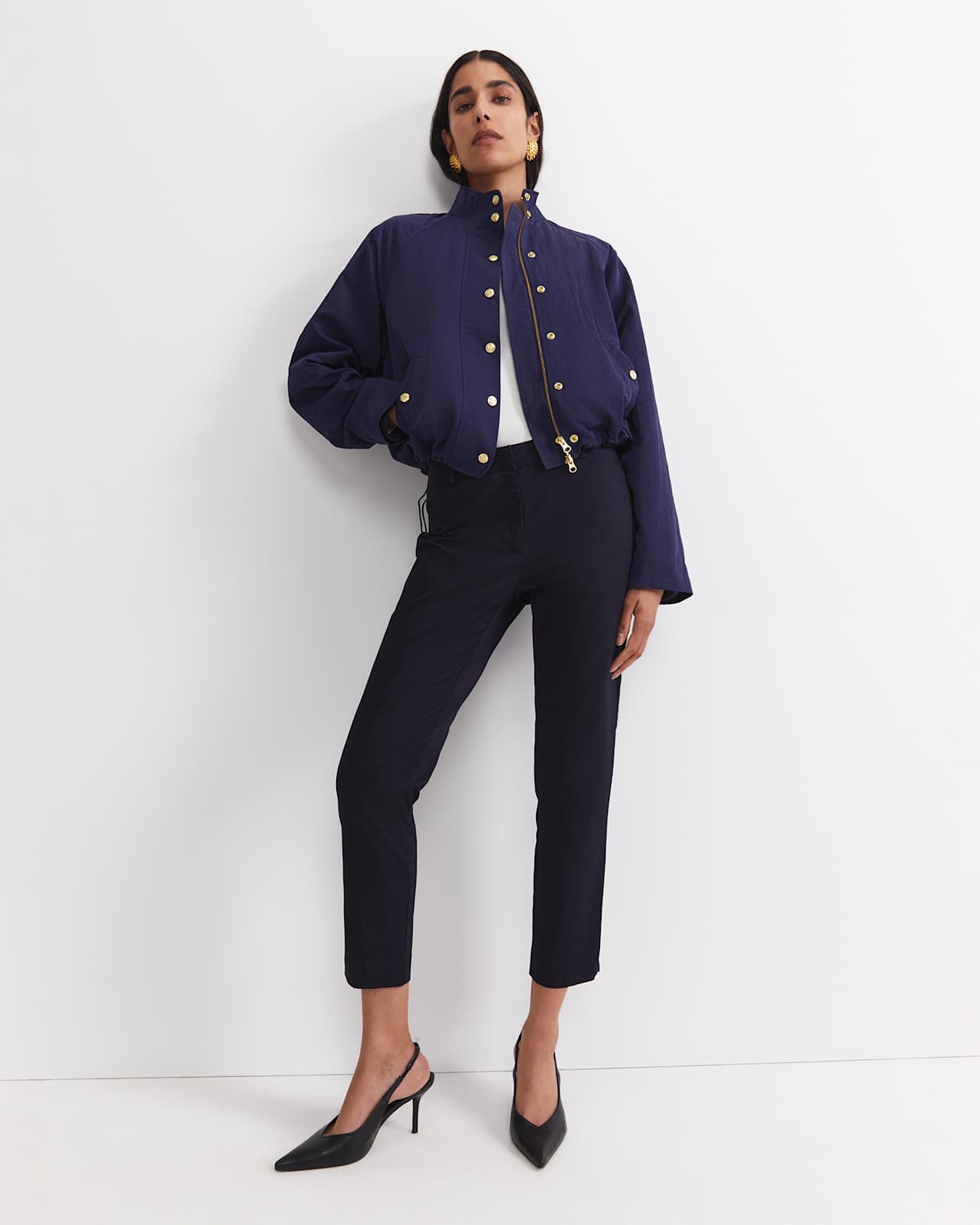 Evie Capri Pant in CLASSIC NAVY