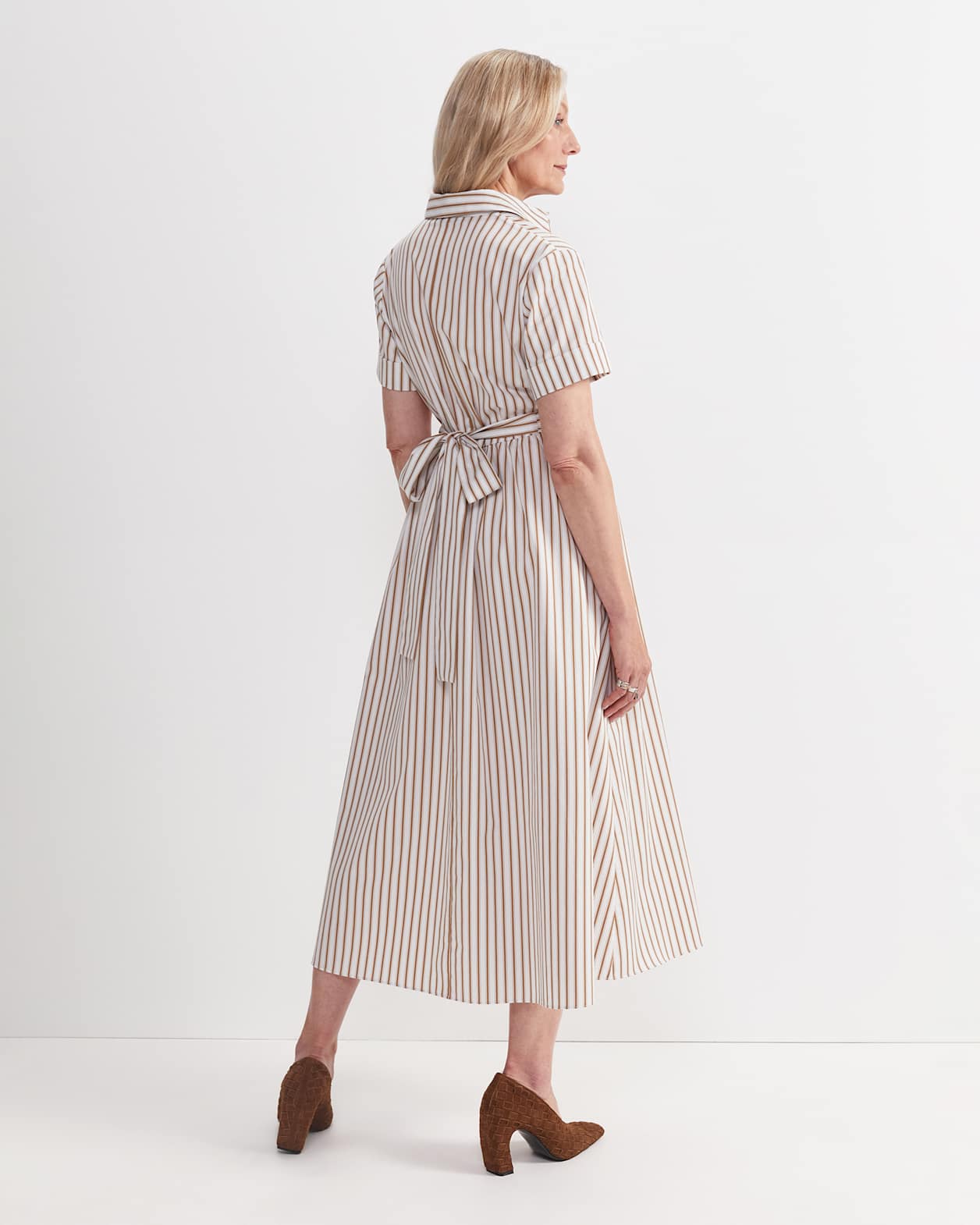 Etta Twist Maxi Dress in TAN/WHITE