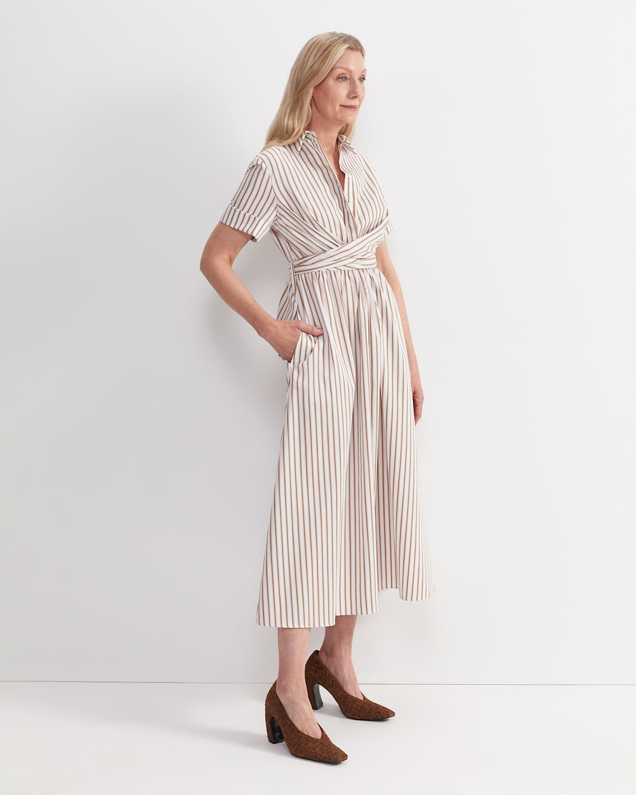 Etta Twist Maxi Dress in TAN/WHITE