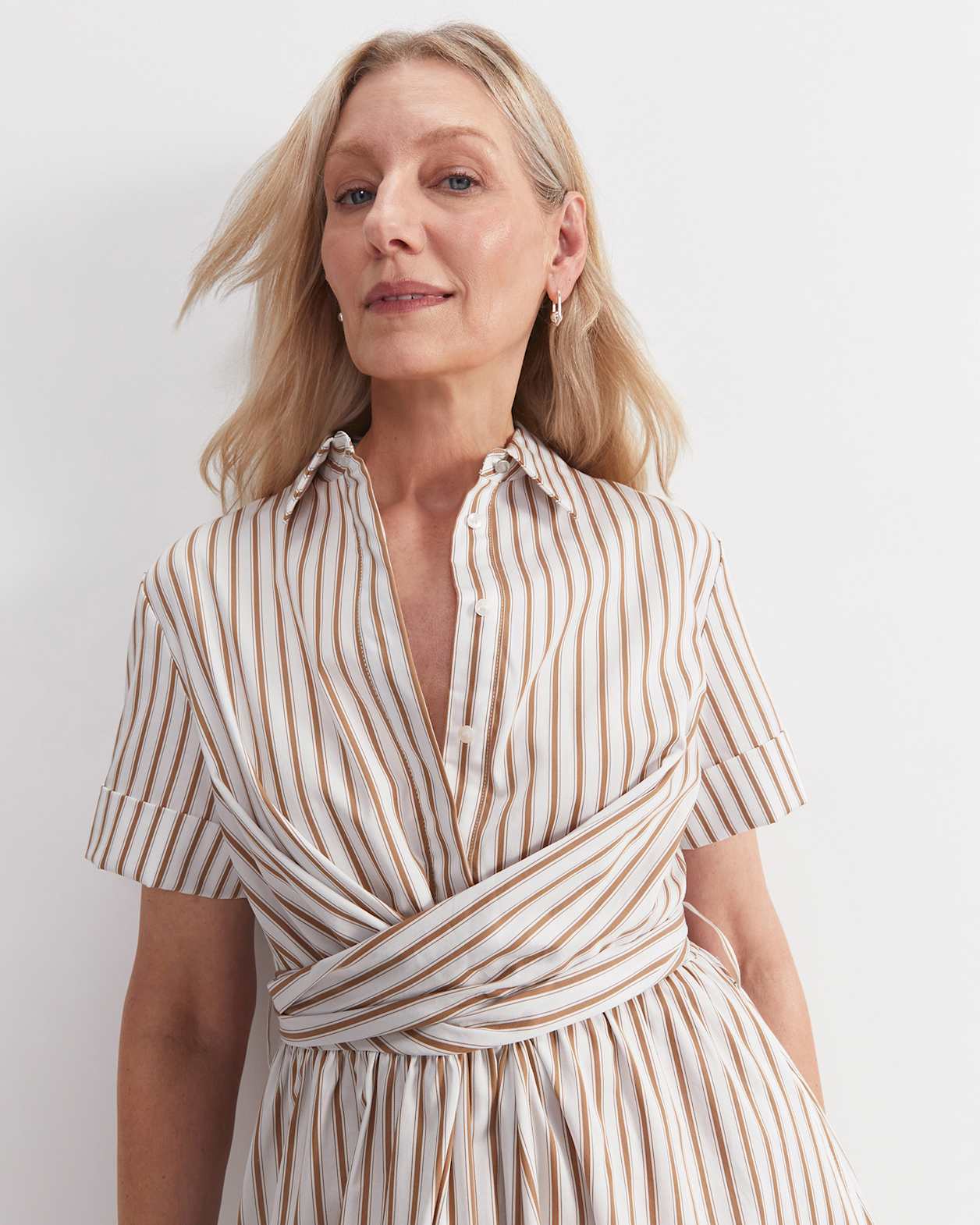 Etta Twist Maxi Dress in TAN/WHITE