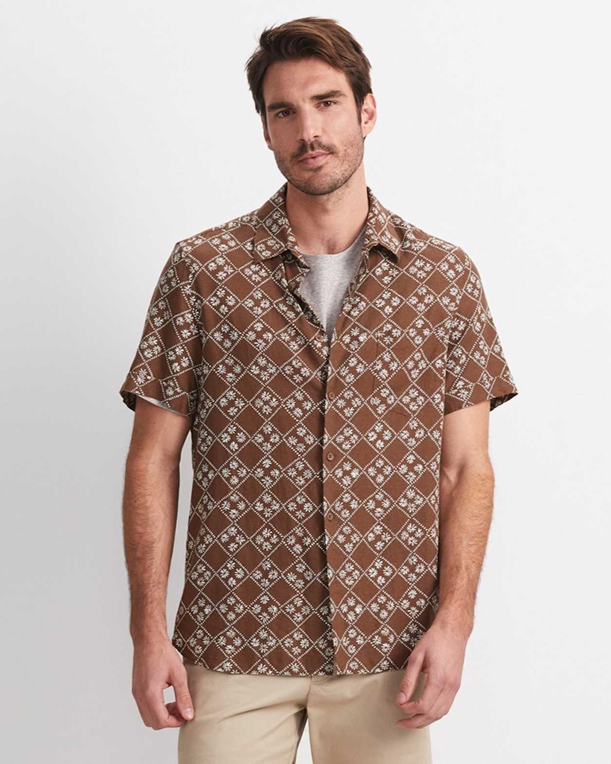 Howes Short Sleeve Print Shirt in BROWN