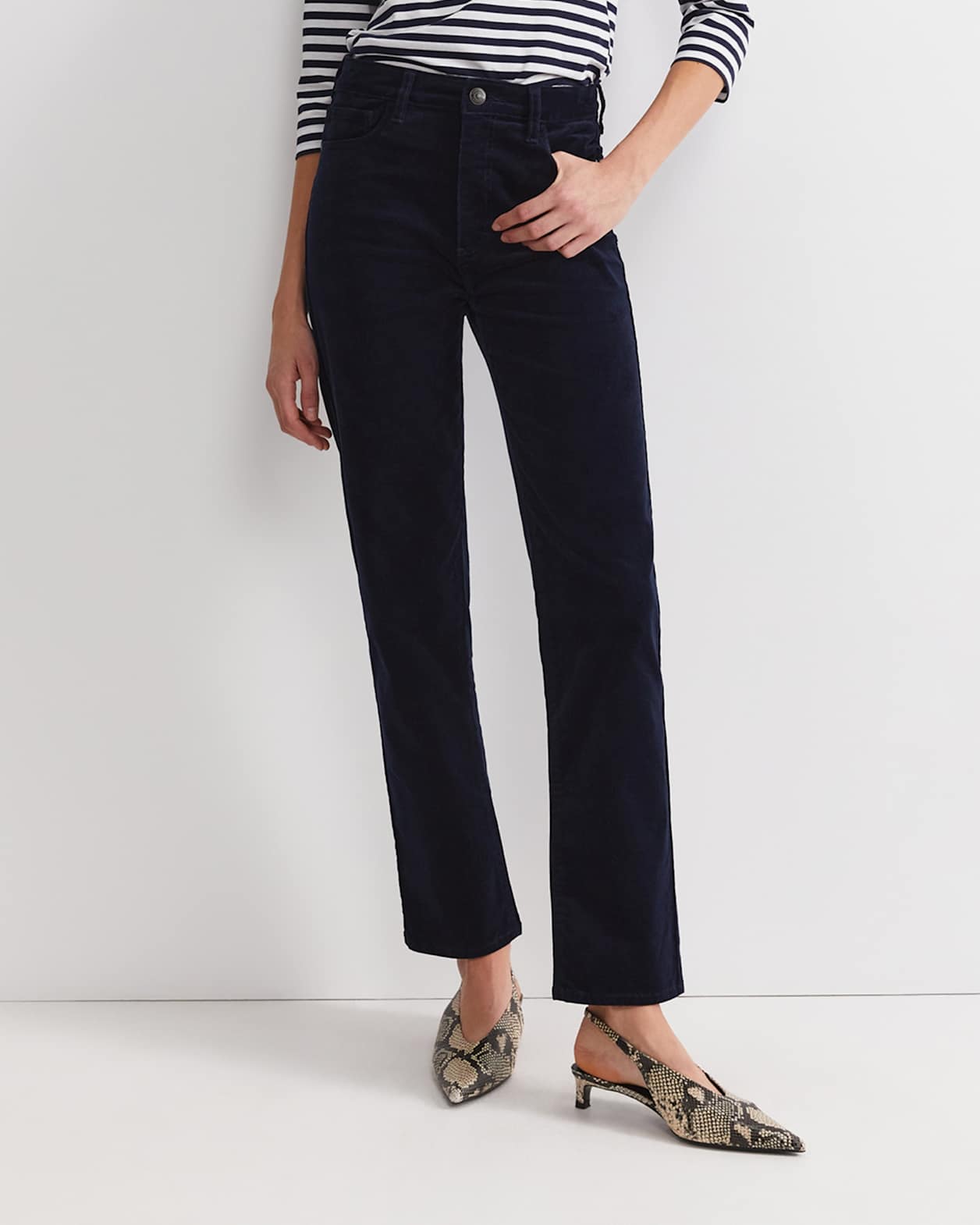 Cleo Straight Cord Jean in NAVY