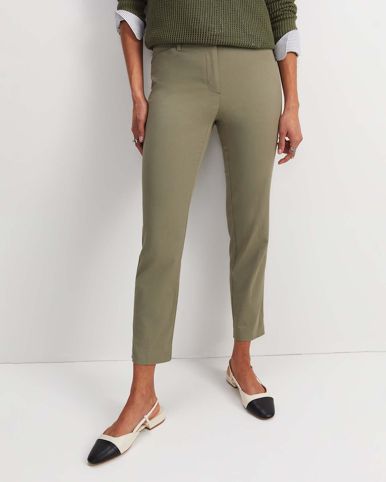 Evie Capri Pant in SOFT KHAKI