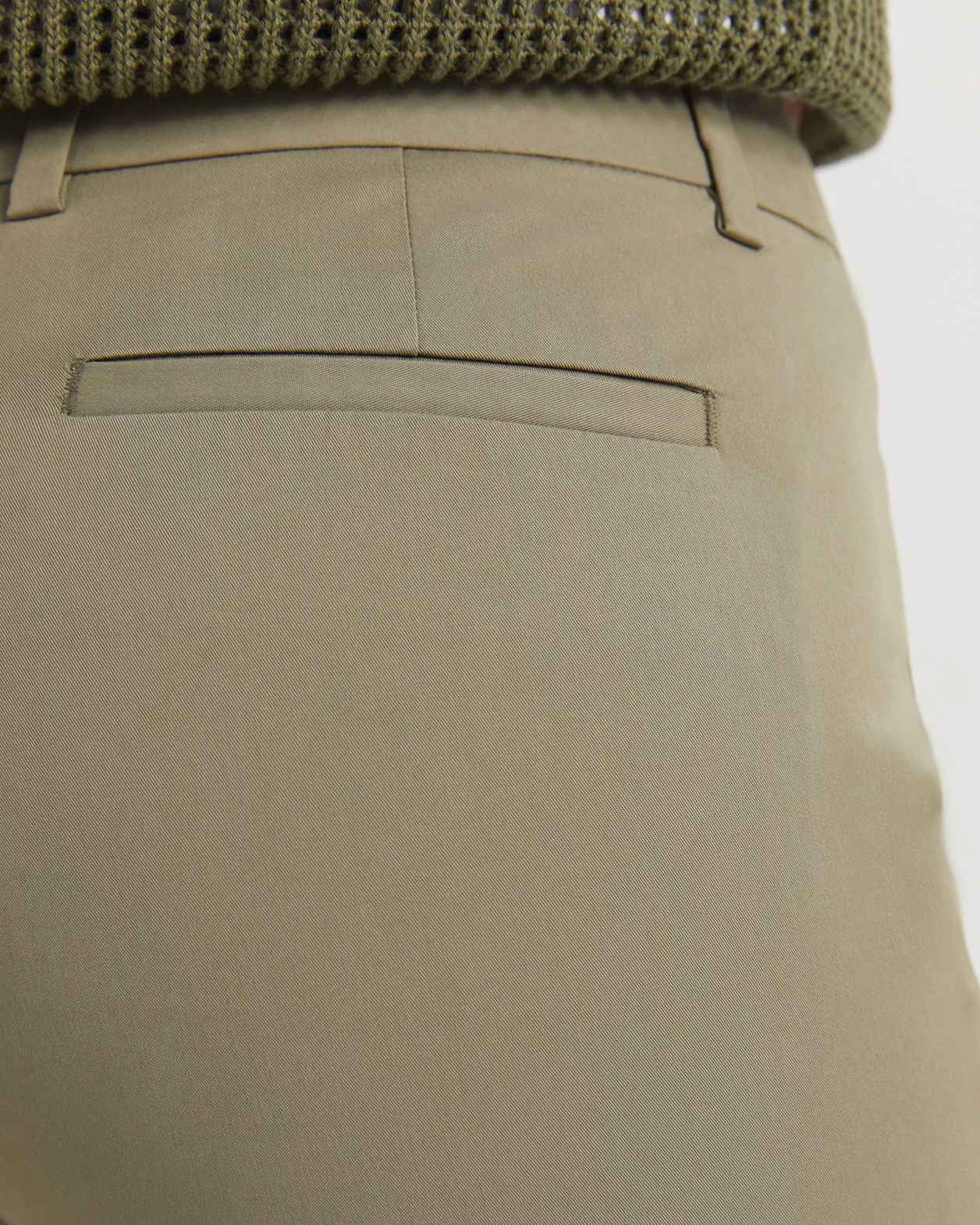 Evie Capri Pant in SOFT KHAKI
