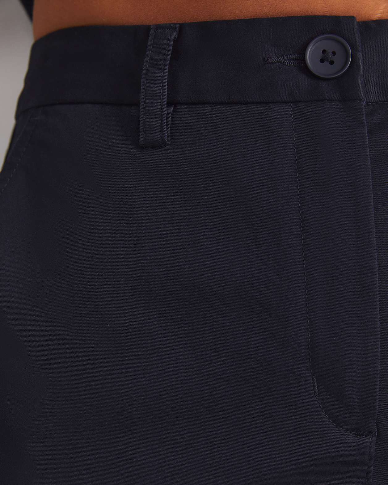 Laura Straight Chino Pant in NAVY