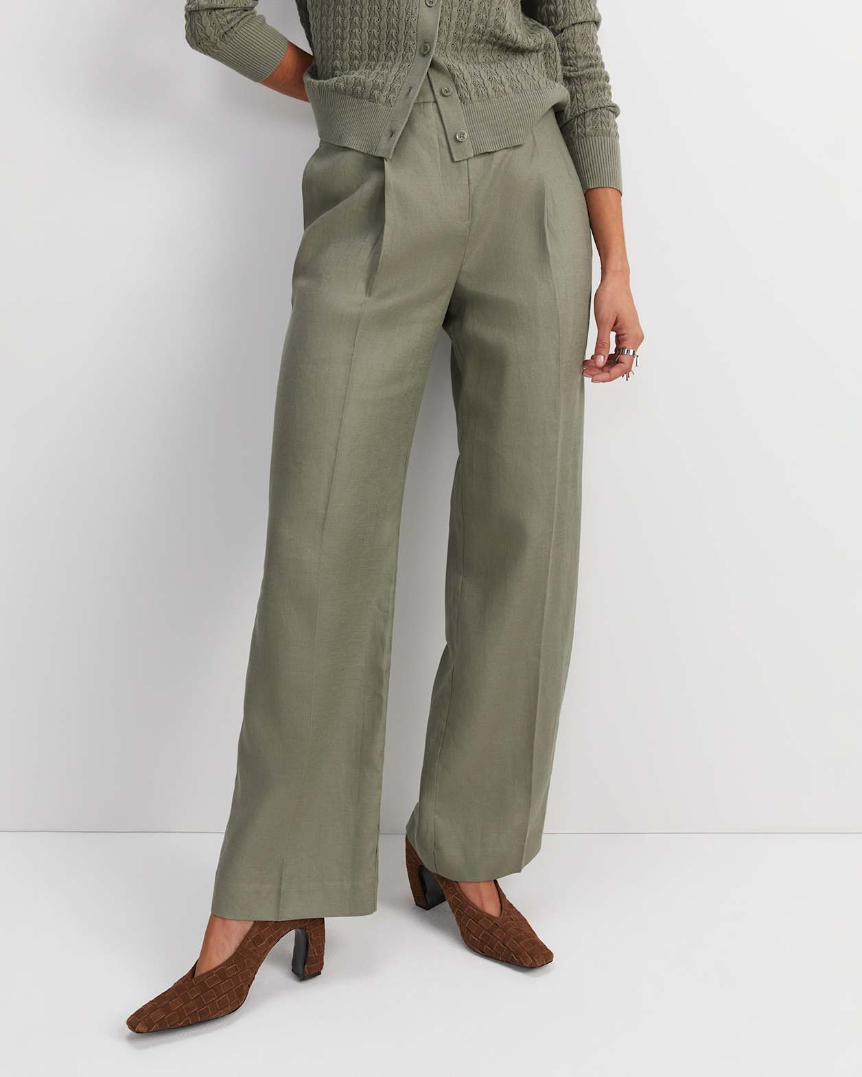 Clara Wide Leg Linen Pant in SOFT KHAKI
