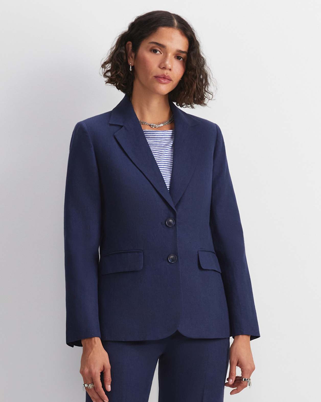 Freya Short Linen Blazer in NAVY