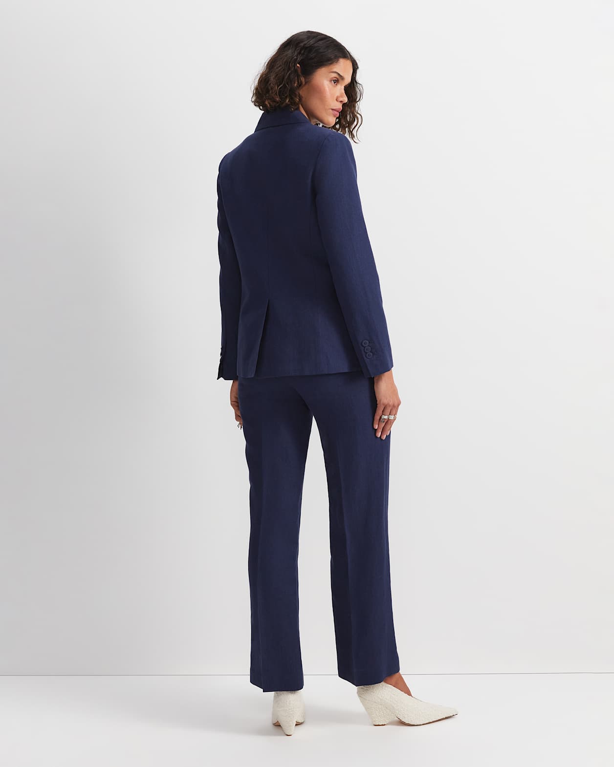 Freya Short Linen Blazer in NAVY