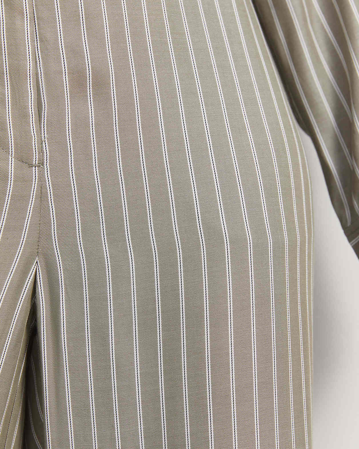 Solene Yarn-Dyed Pleat Pant in KHAKI/WHITE