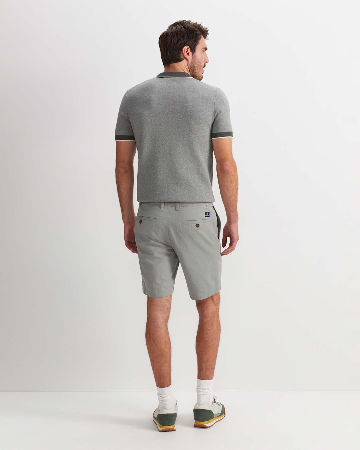 Trey Classic Short in OLIVE