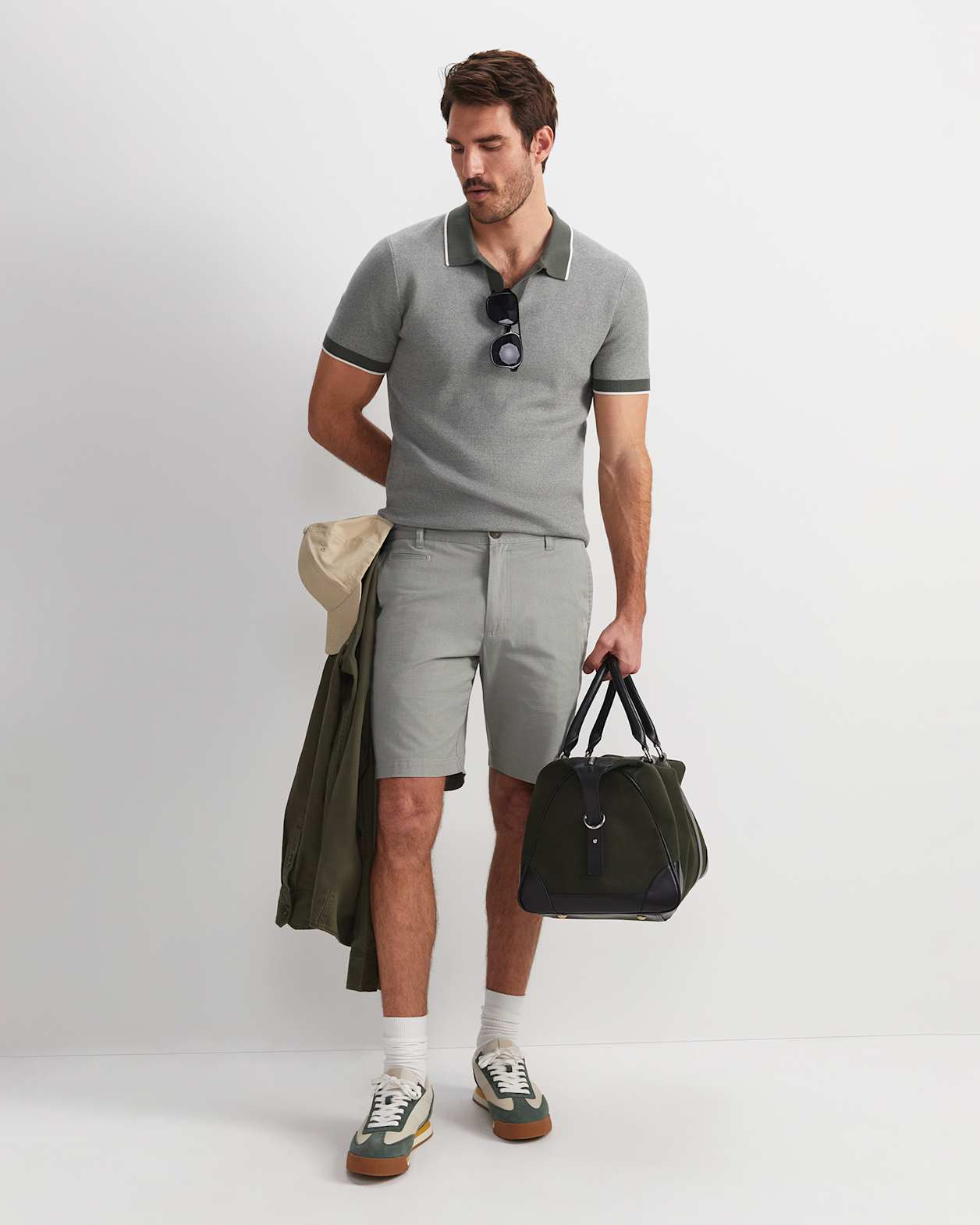 Trey Classic Short in OLIVE