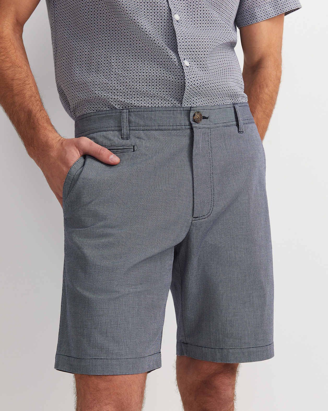 Trey Classic Short in NAVY