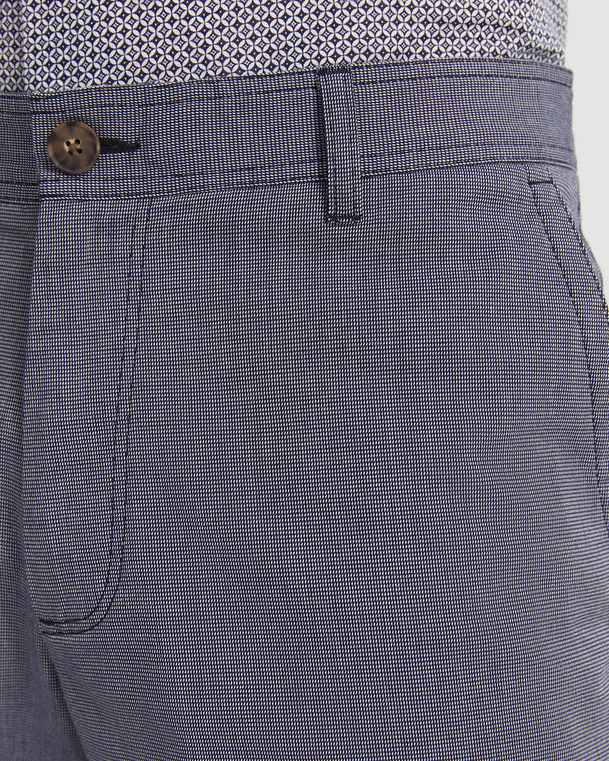 Trey Classic Short in NAVY