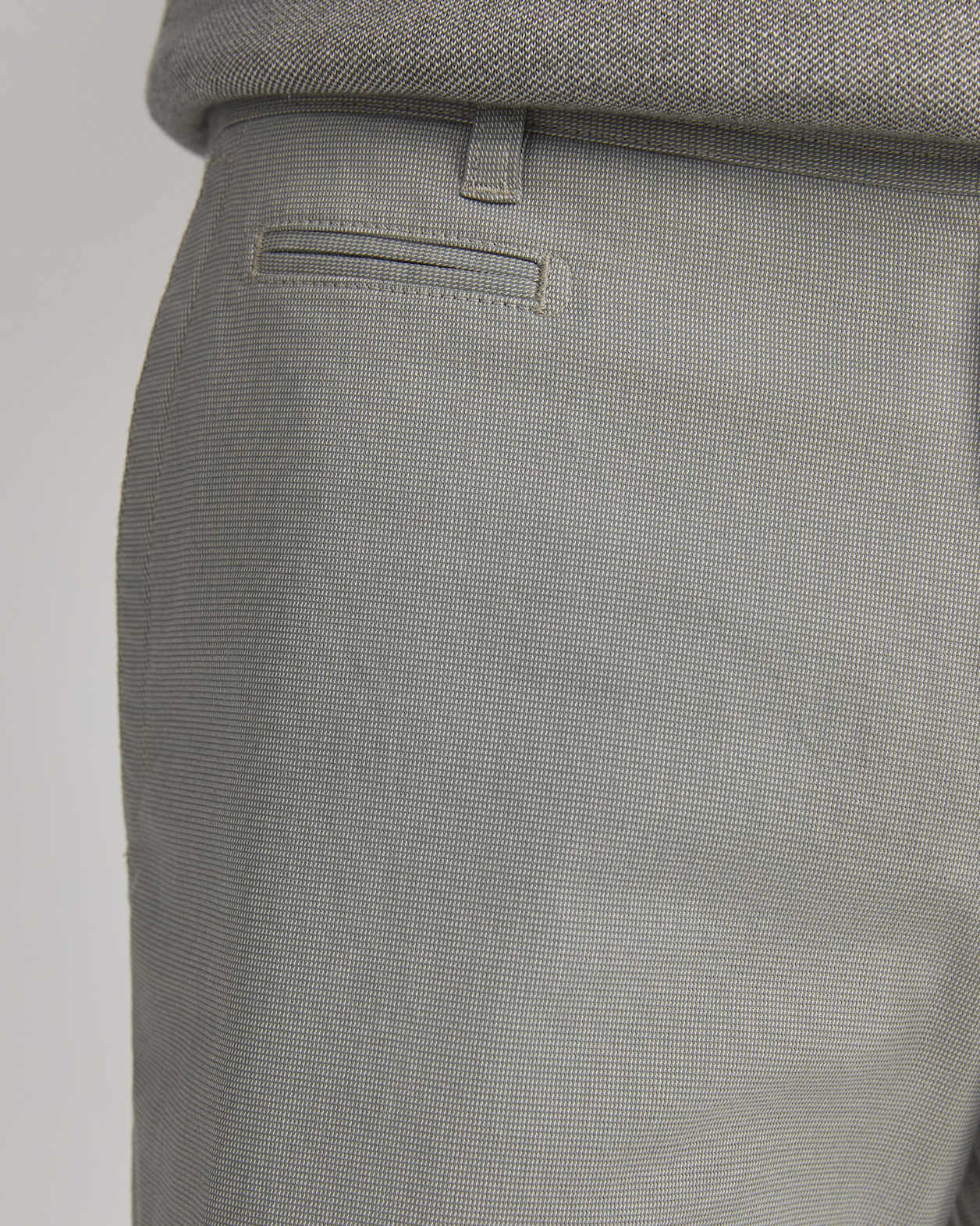 Trey Classic Short in OLIVE