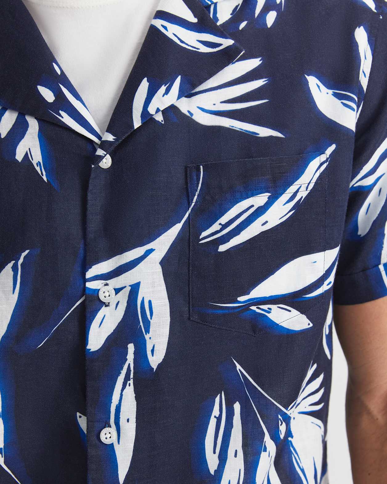 Liam Short Sleeve Print Shirt in NAVY