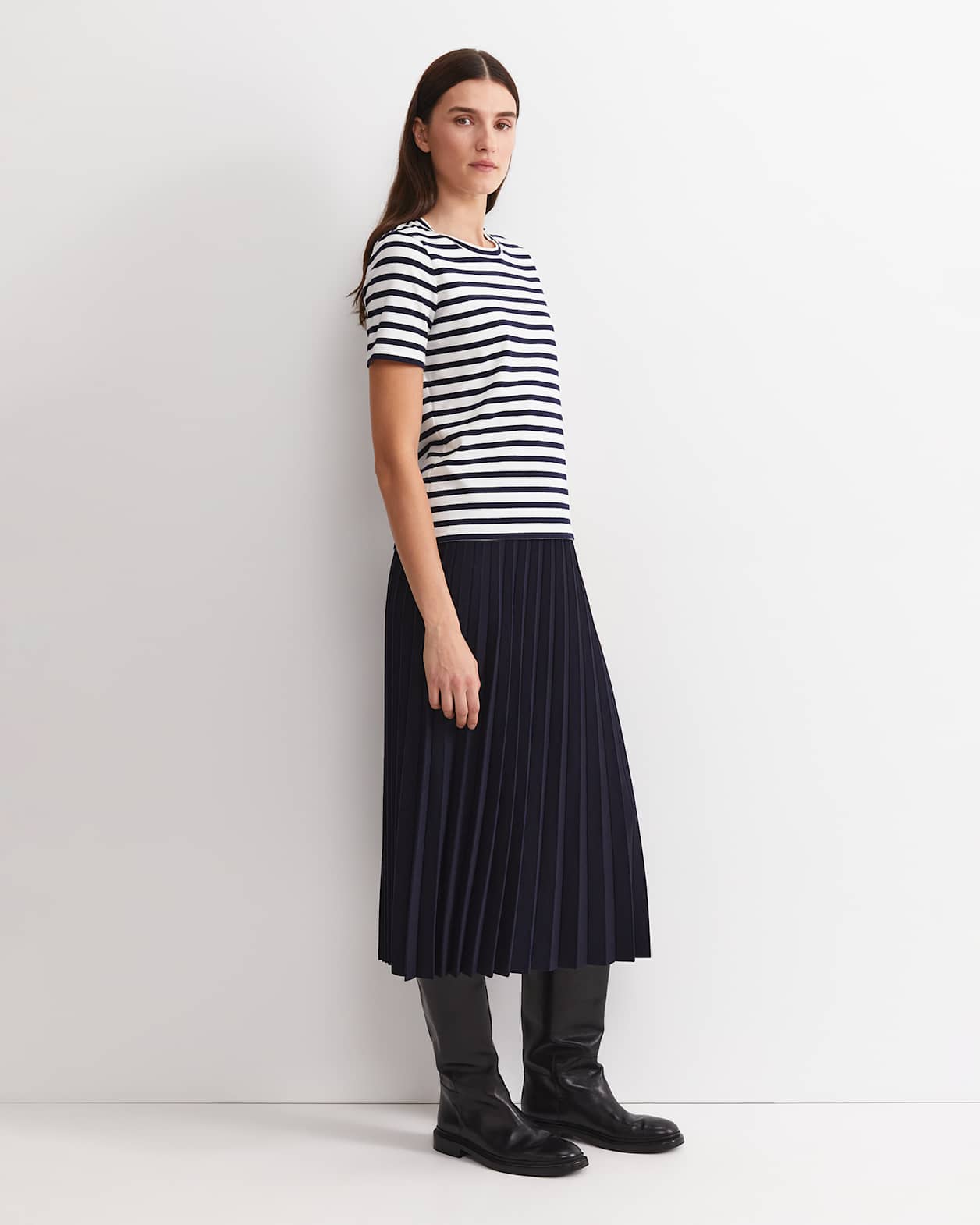 Perfect Tee in NAVY/WHITE