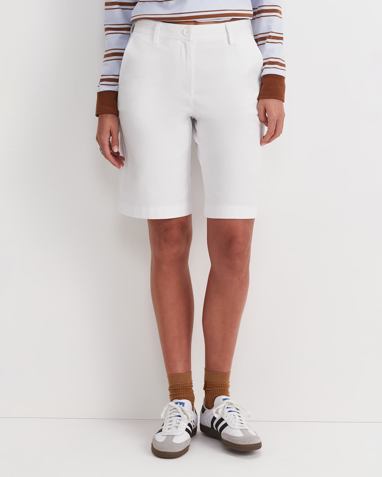 Laura Chino Short in WHITE