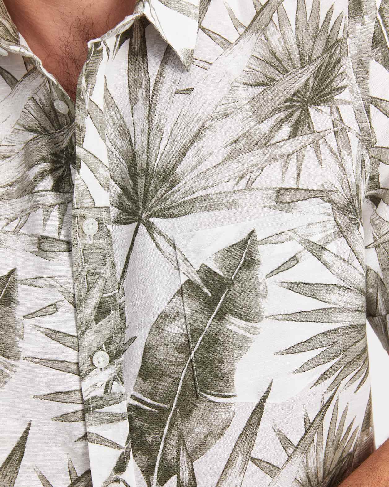 Cecile Palm Print Short Sleeve Shirt in KHAKI/WHITE
