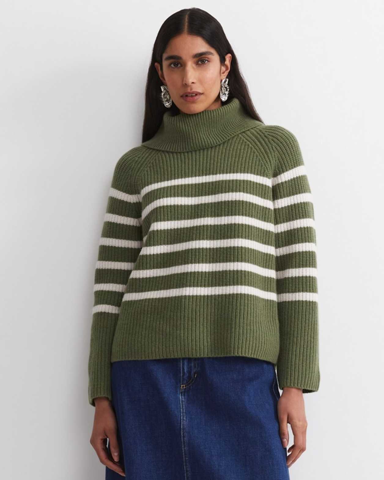 Sunshine Stripe Turtleneck Sweater in KHAKI/WHITE