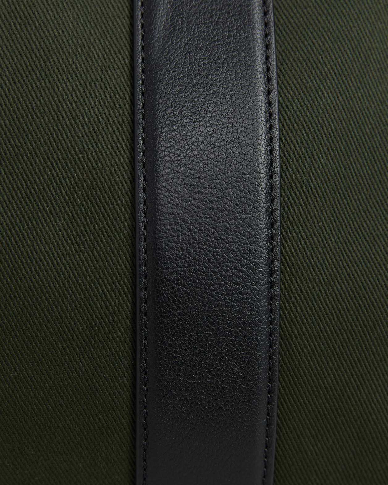 Howard Duffle Bag in FOREST