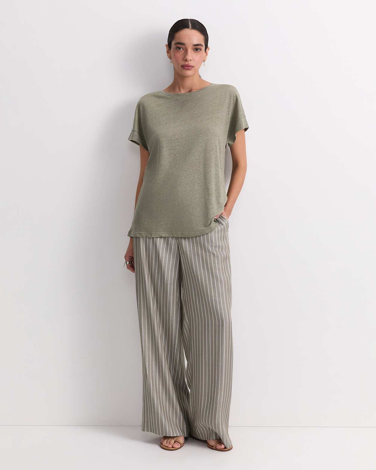 Tonia Crew Neck Linen Tee in KHAKI