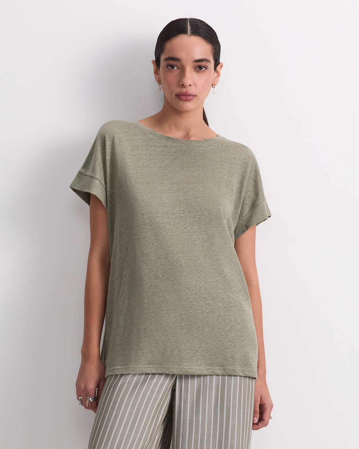 Tonia Crew Neck Linen Tee in KHAKI