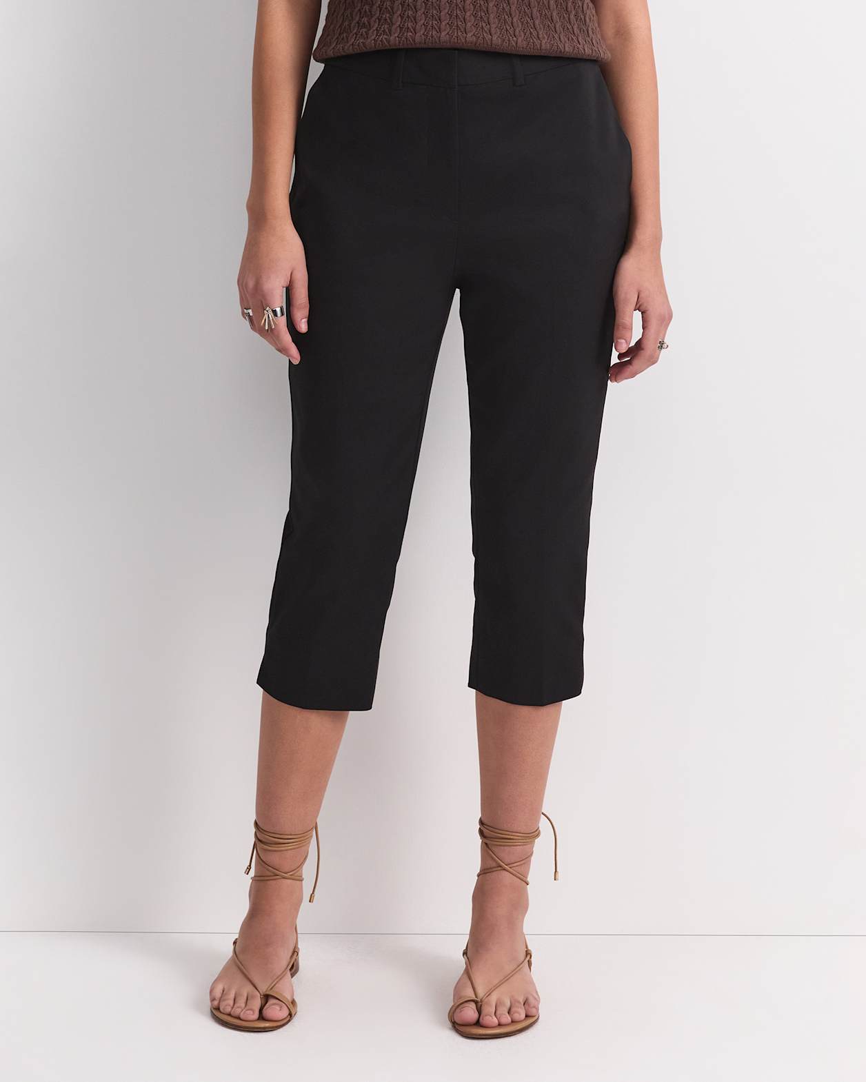 Yvette Pedal Pusher Pant in BLACK