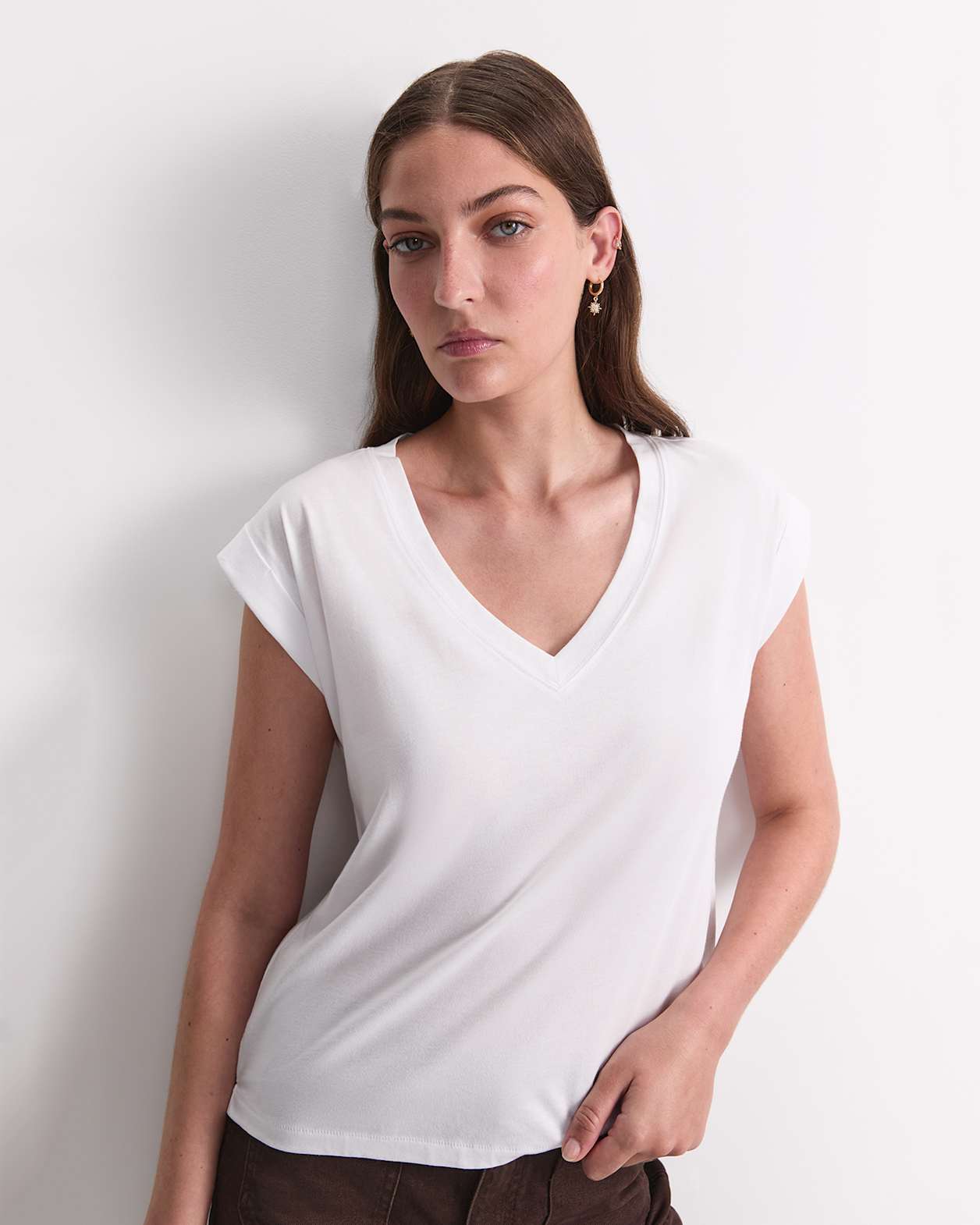 Blair Cotton V-Neck Tee in WHITE