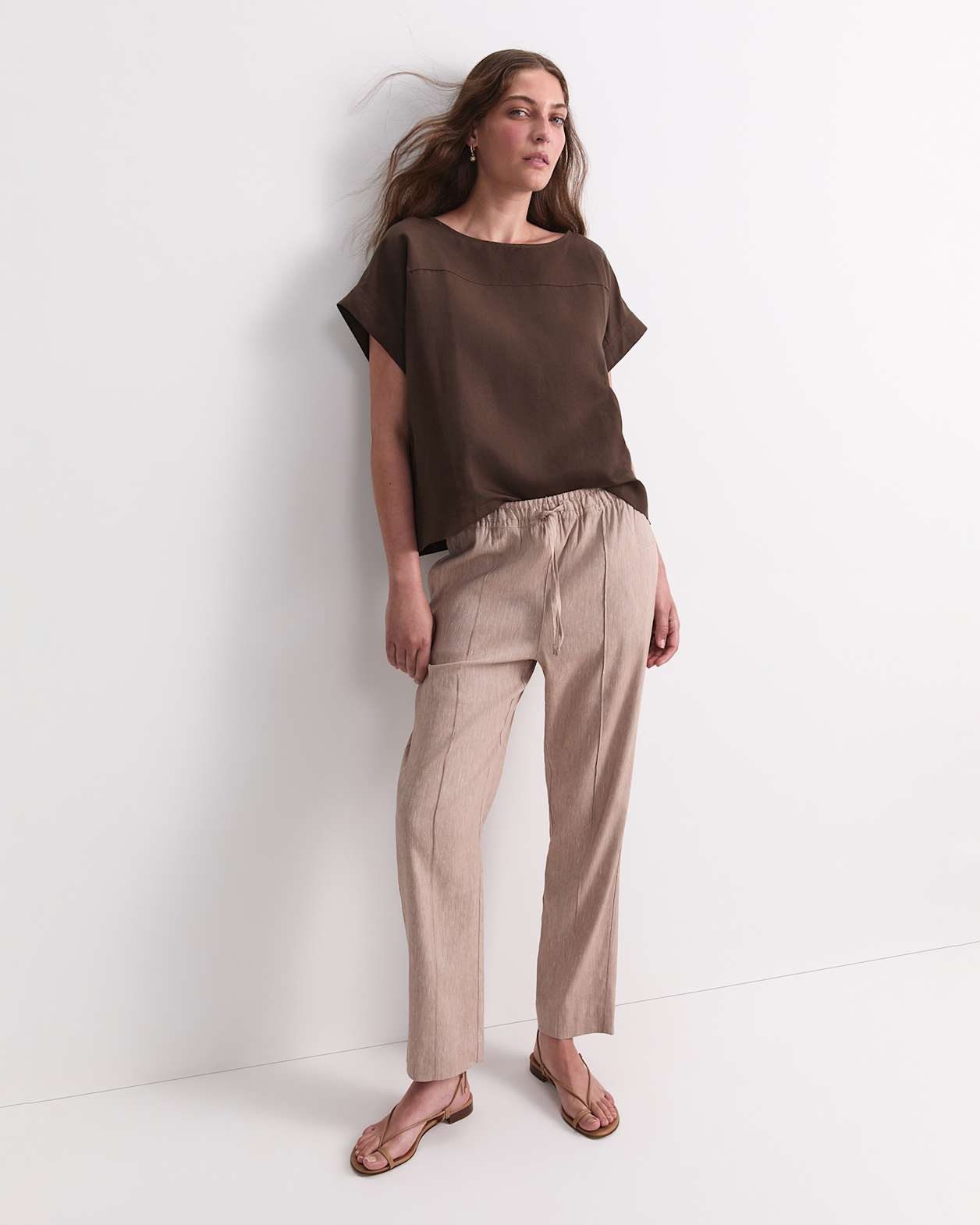 Rosa Tapered Linen Pant in MOCHA