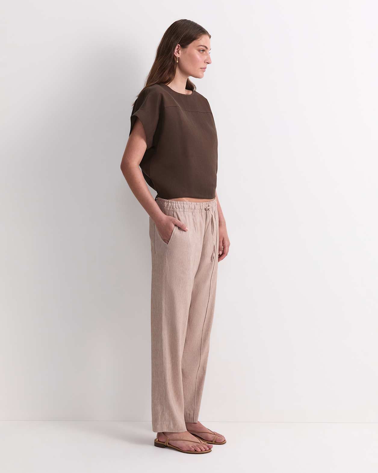 Rosa Tapered Linen Pant in MOCHA