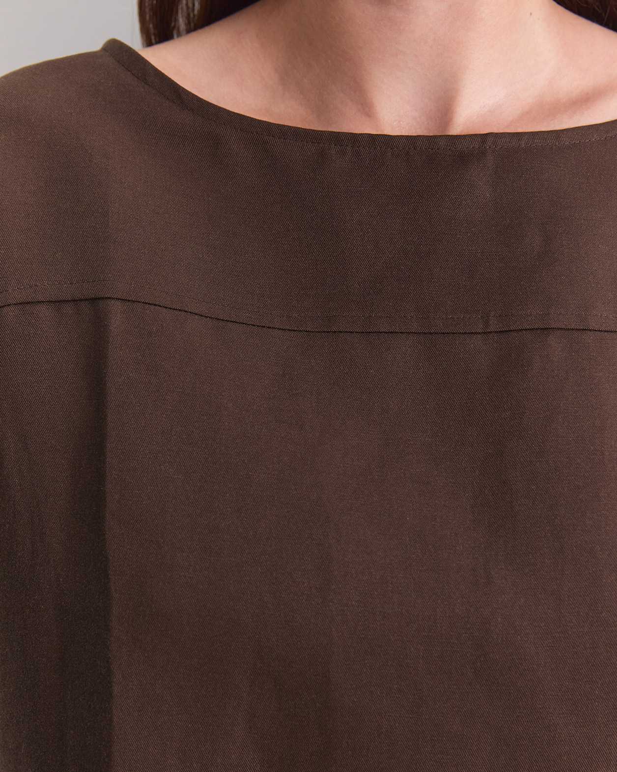 Vallerina Popover Top in CHOCOLATE