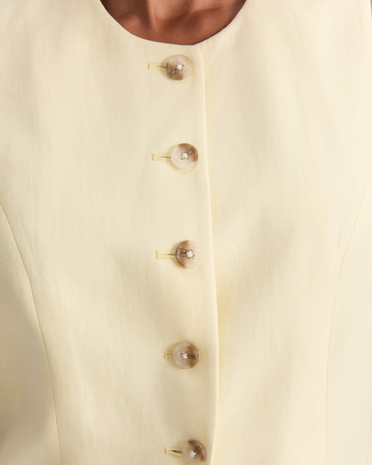 Valerie Vest in LEMON